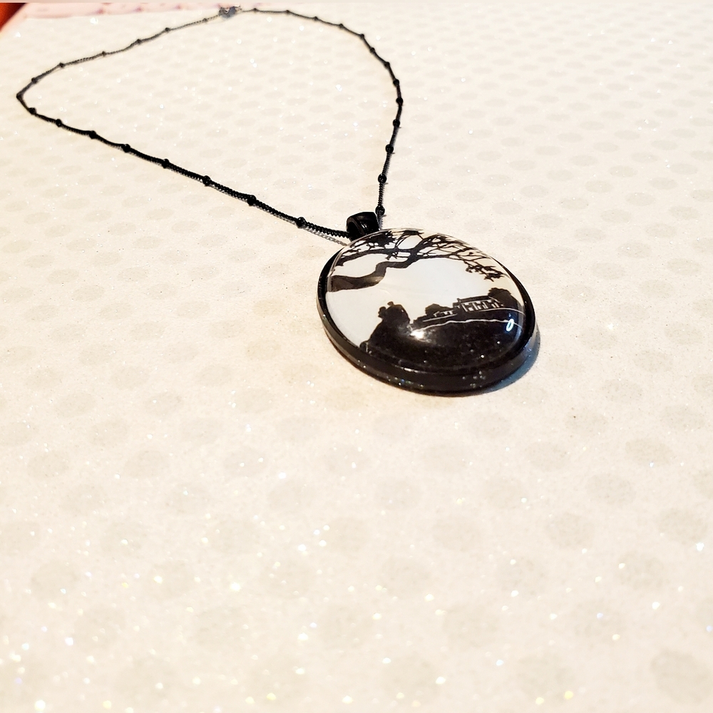 Tina Tarnoff GONE WITH THE WIND Necklace. Silhouette Jewelry. - Picture 3 of 8